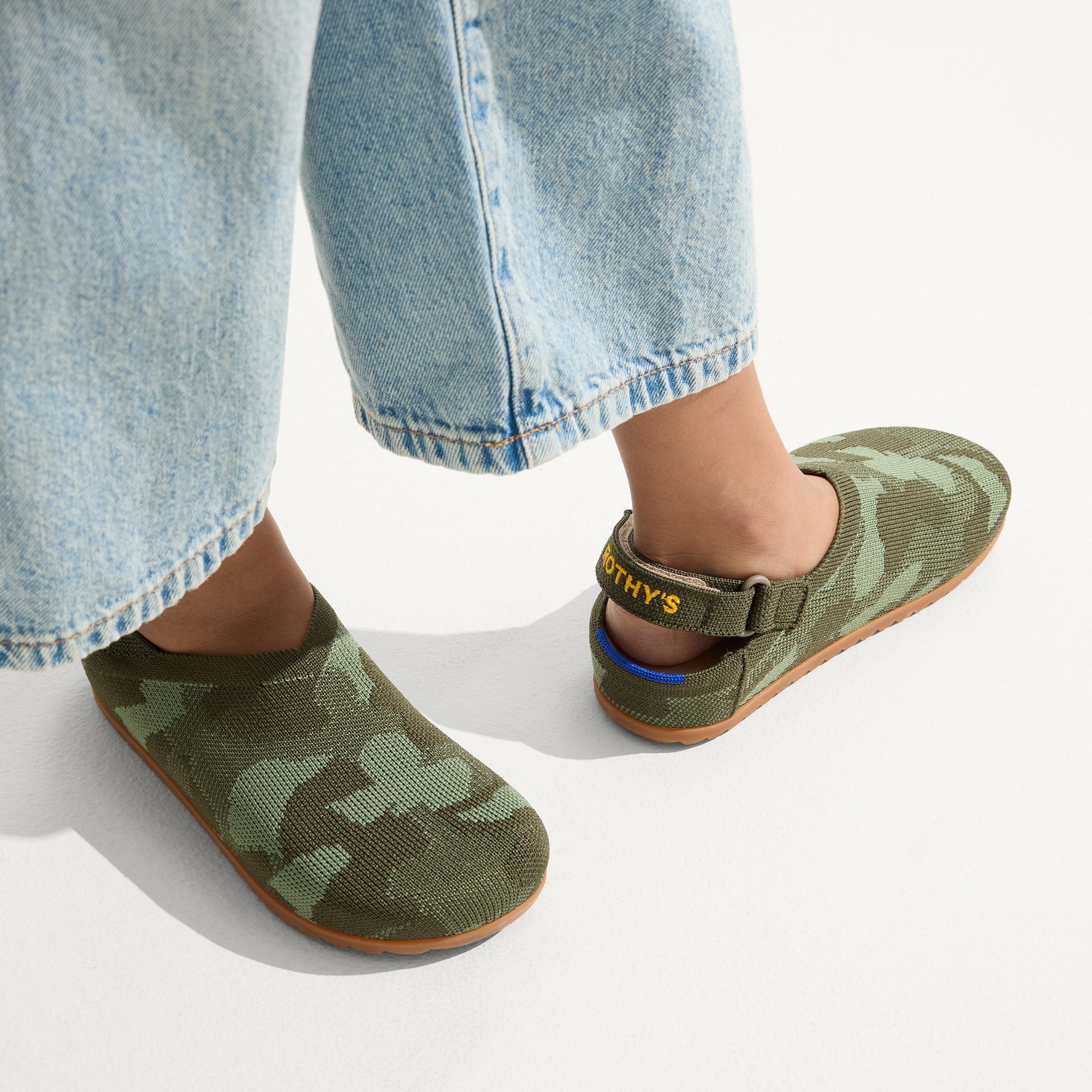 The Kids Clog - Green Camo - Image 2